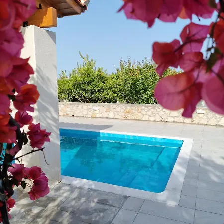 Holiday home Lianas Garden House